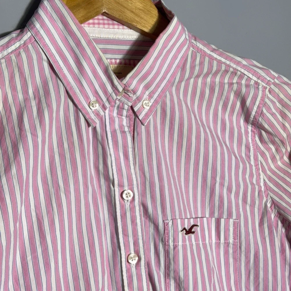 Hollister Button Down Shirt Womens Size Medium Striped Pink Preppy Academia Twee - Picture 2 of 9